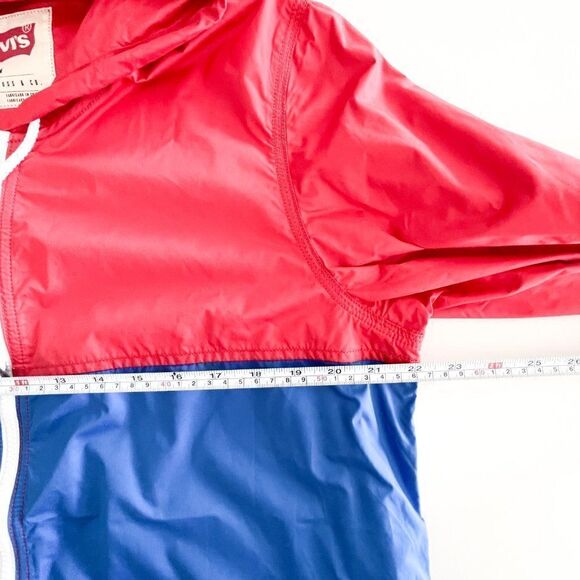 Levi's // Men's windbreaker // Size Medium // EUC - Picture 2 of 9